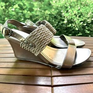 Kenneth Cole Reaction Pewter Heels Size 7.5 women